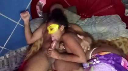 Socando forte no cu da negra africana que sofre convulsao ao gozar