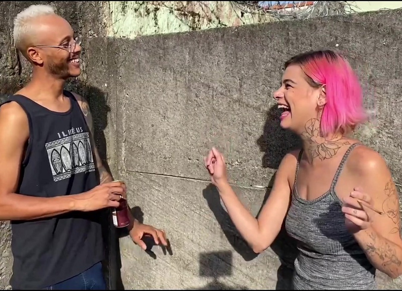 Amigo Maloka Do Carmona Foi Na Casa Dele E Fodeu A Russah No Pelo Enquanto O Carona Saio