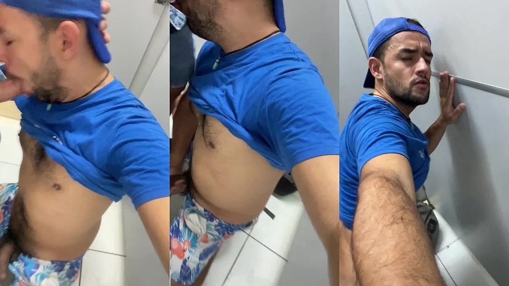 dotado entrou no box , me fodeu e gozou em menos de dois minutos, em seguida ja tinha outro esperando na porta, entrou, e me comeu tambem. (Socyal Sem Camisa, Vst do Interior) dotado entrou no box , me fodeu e gozou em menos de dois minutos, em seguida ja tinha outro esperando na porta, entrou, e me comeu tambem. (Socyal Sem Camisa, Vst do Interior)