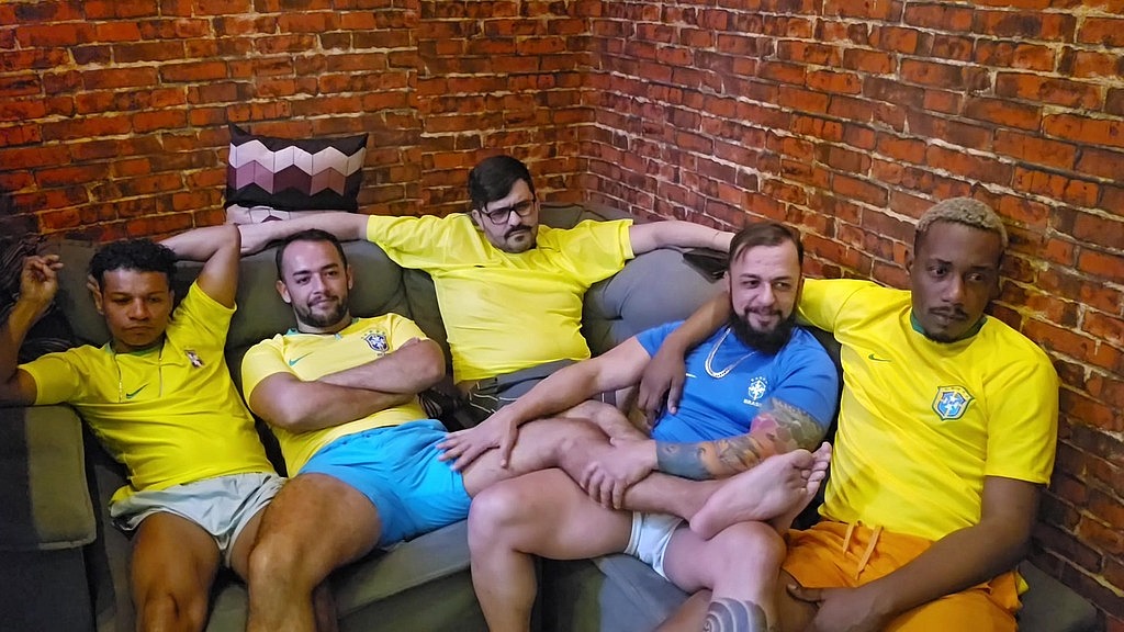 fui assistir o jogo da selecao com os parceiros e nem vimos o segundo tempo - parte 01 (Kxorrao,Lendro Delao, Socyal Sem Camisa,Bob Willian, Diego Maldonatt00,bareback) fui assistir o jogo da selecao com os parceiros e nem vimos o segundo tempo - parte 01 (Kxorrao,Lendro Delao, Socyal Sem Camisa,Bob Willian, Diego Maldonatt00,bareback)