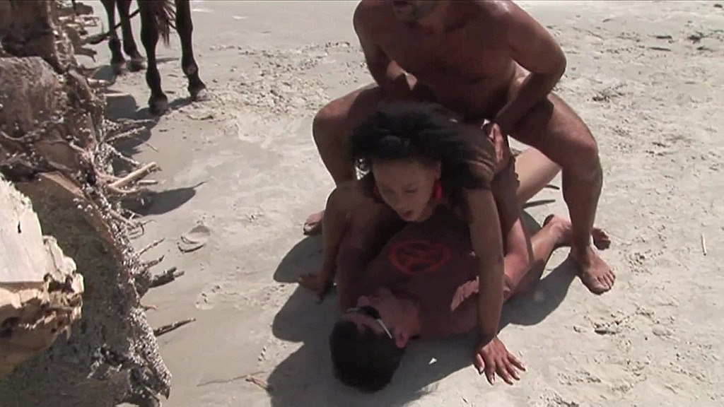 Titof, Alain Deloin, Druuna Diva: друуна-діва бере член на піщаному пляжі (AnalVids.com) druuna diva takes dick on the sandy beach (Titof, Alain Deloin, Druuna Diva)