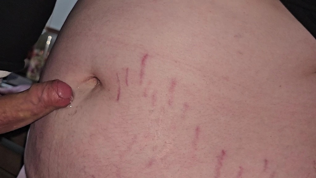 Ladybottox, Ladytwitti446: scopa e sborra nel suo ombelico (AnalVids.com) fuck and cum into her navel belly button (Ladybottox, Ladytwitti446)