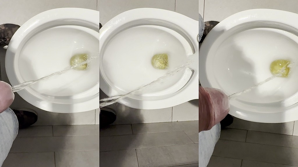 a supermarket piss - pausa piscio al supermercato! (Itax14) a supermarket piss - pausa piscio al supermercato! (Itax14)