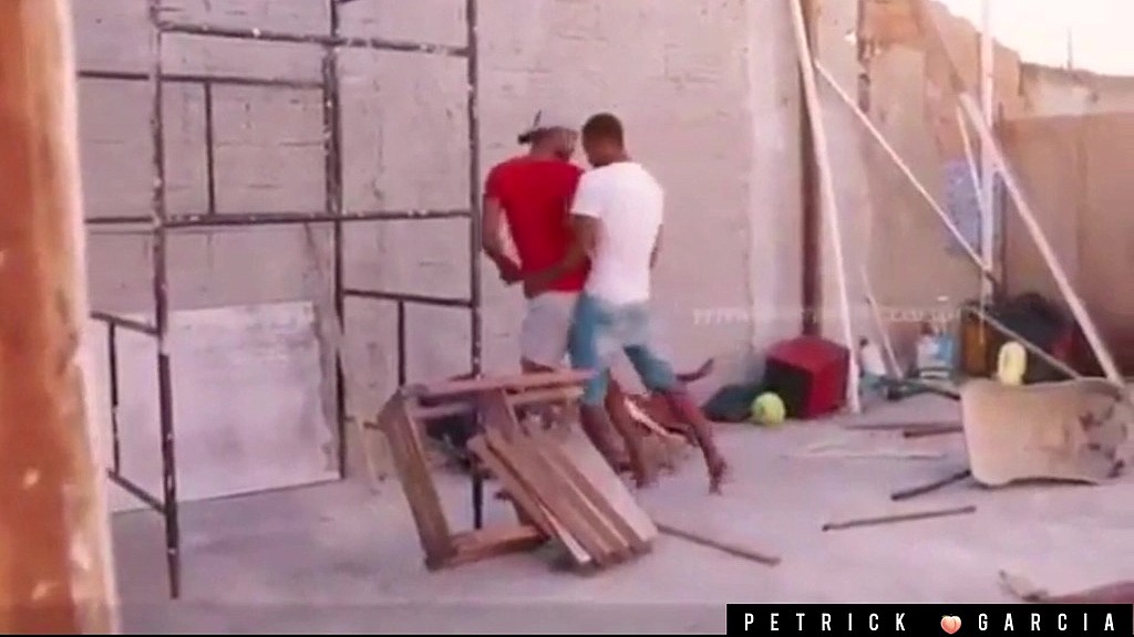 dando o cuzinho na obra meu 1º video profissional (Alexandre Big Black Cock, Karen Woods, Petrick Garcia) dando o cuzinho na obra meu 1º video profissional (Alexandre Big Black Cock, Karen Woods, Petrick Garcia)