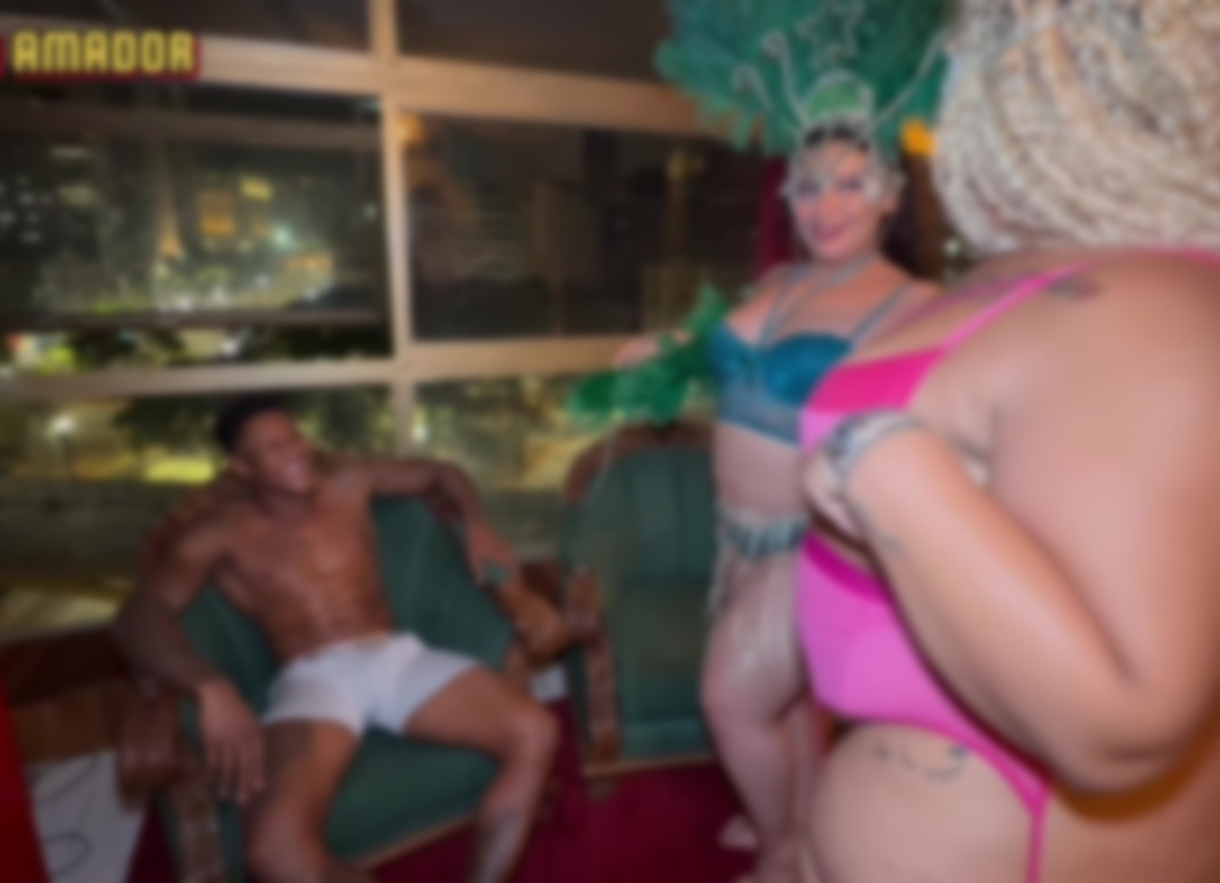 Festinha De Carnaval Com Muita Buceta E Cu Sentando No Pau