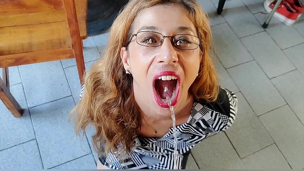 secretary used as an urinal and cum dump (Lettywild, Leon) secretary used as an urinal and cum dump (Lettywild, Leon)