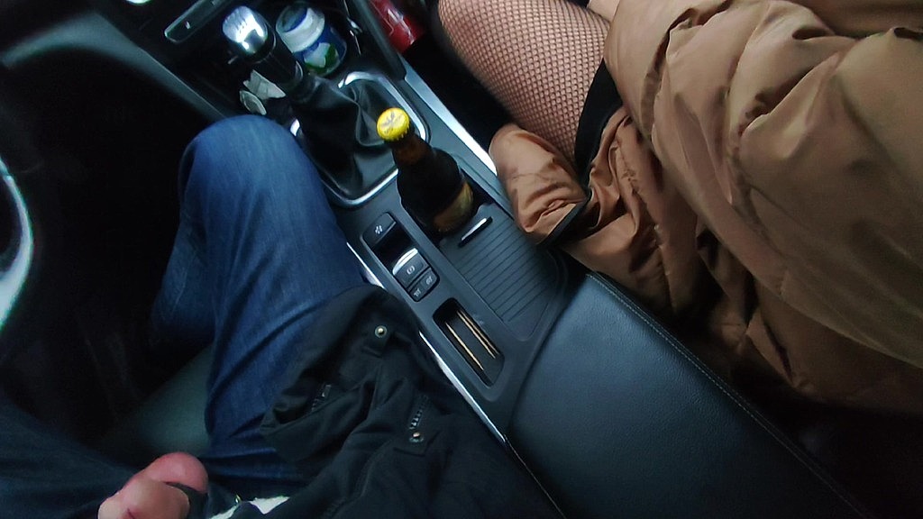 vous aimez vous faire branler en voiture dans un lieu public ? (Realbelgiumcouple01) vous aimez vous faire branler en voiture dans un lieu public ? (Realbelgiumcouple01)