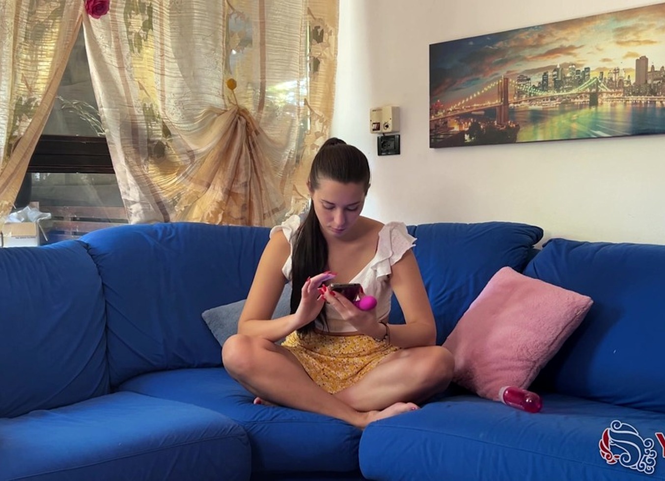 Lilly M Masturbates To Yanks Girl Elle!