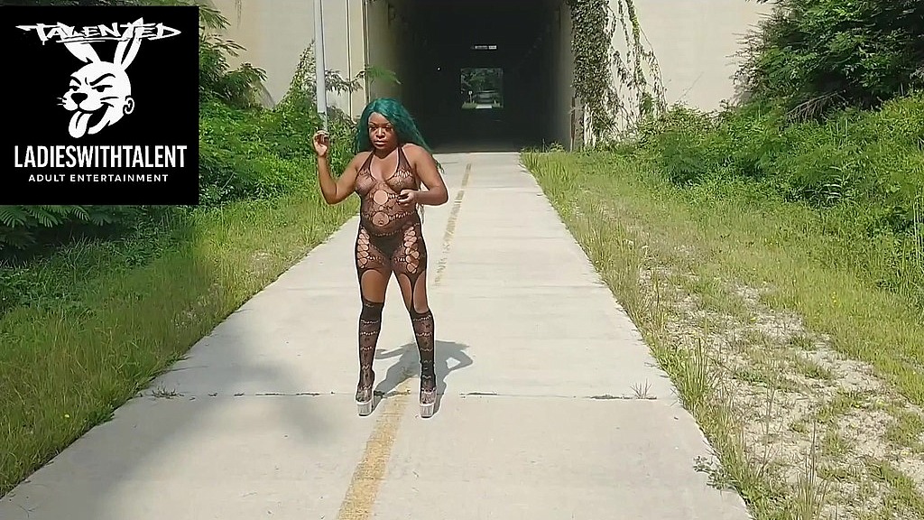pretty & raw bts: chi chi shows off her sexy black lingerie and thick thighs (Chi Chi) pretty & raw bts: chi chi shows off her sexy black lingerie and thick thighs (Chi Chi)