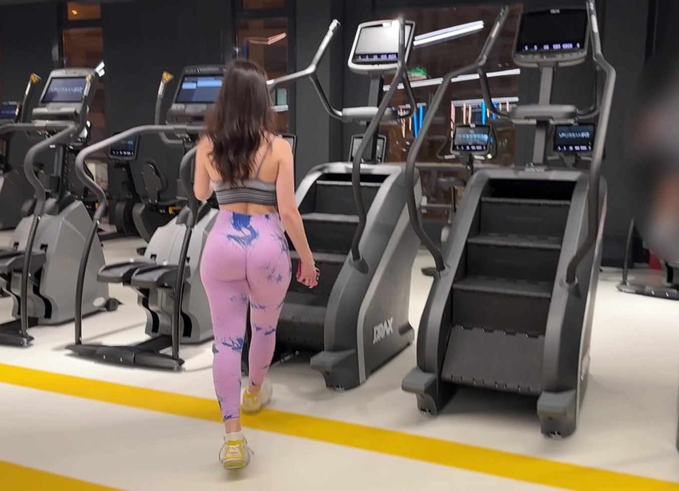 Picked Up Fit Girl Was Fucked at Home So Rough