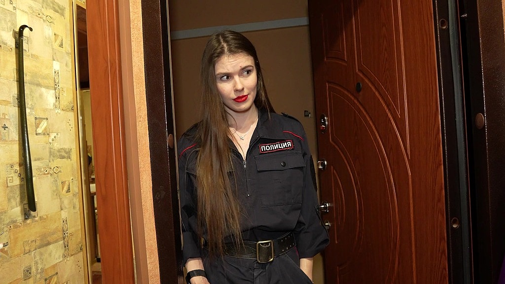 Princess Alice, Arnie Nik: female cop came to shut me up got my dick in her asshole instead (AnalVids.com) female cop came to shut me up got my dick in her asshole instead (Princess Alice, Arnie Nik)