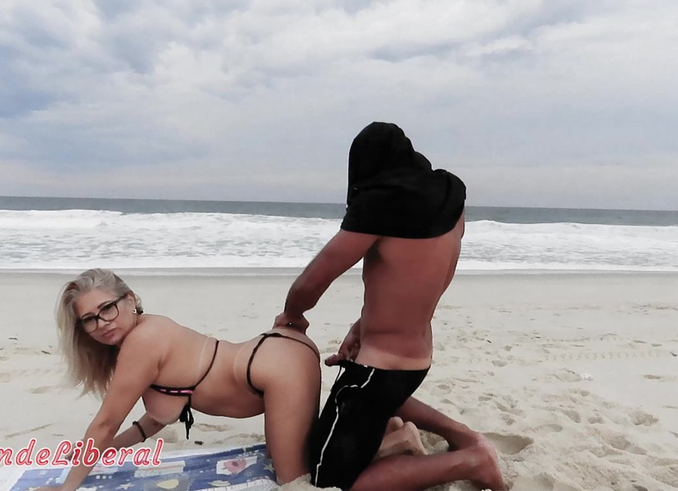 Fodendo Com 3 Roludos Na Praia Da Reserva, Pra Todo Mundo Ver