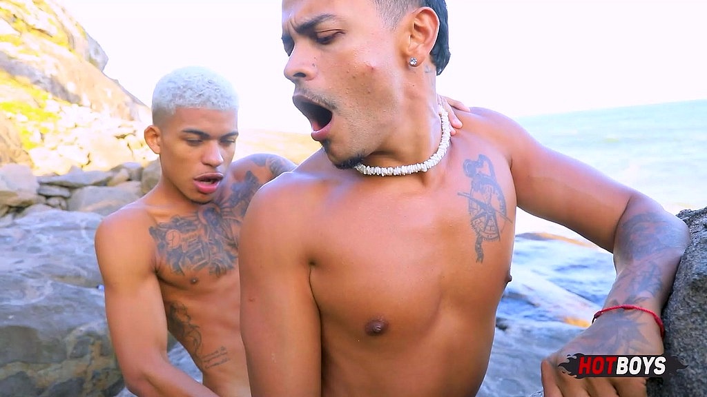 dando pro dotadao na praia! (Victao Porrete, Igor Baianinho) dando pro dotadao na praia! (Victao Porrete, Igor Baianinho)