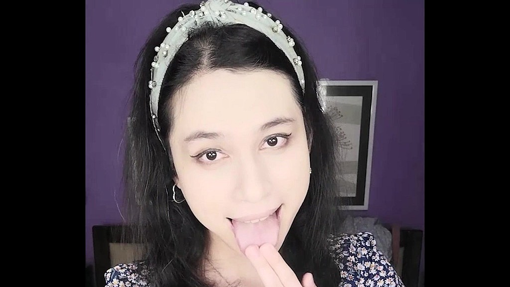 DaniTheCutie: твоя гарненька дівчина лиже свою анус тільки для тебе (повний фільм) (AnalVids.com) your pretty girlfriend licks her own butthole just for you (full movie) (DaniTheCutie)