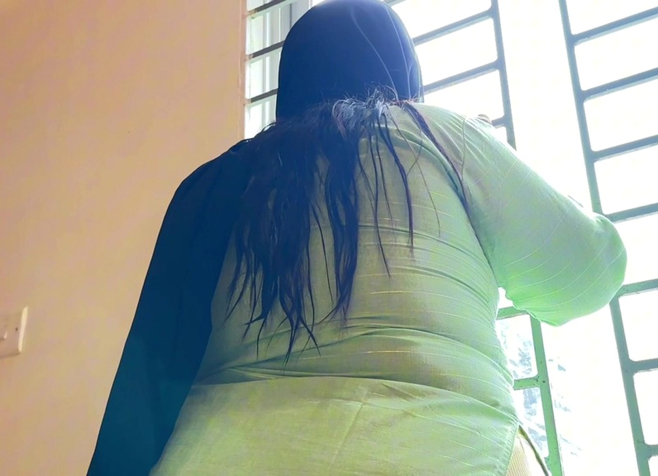 I'm Horny Huge Ass, Big Boobs & Cute Hairy Pussy 19 Year Old Single Arab Muslim Girl, Can U Fuck Me