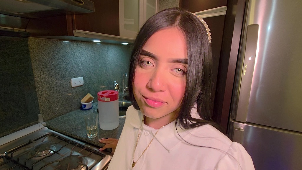 my stepbrother comes out of his room naked and when he sees me dressed in my study uniform he gets excited (Hector, Sara sodi) my stepbrother comes out of his room naked and when he sees me dressed in my study uniform he gets excited (Hector, Sara sodi)