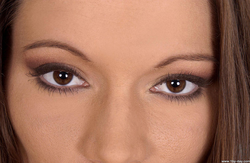 Newcomer chick in DDF studio! #5