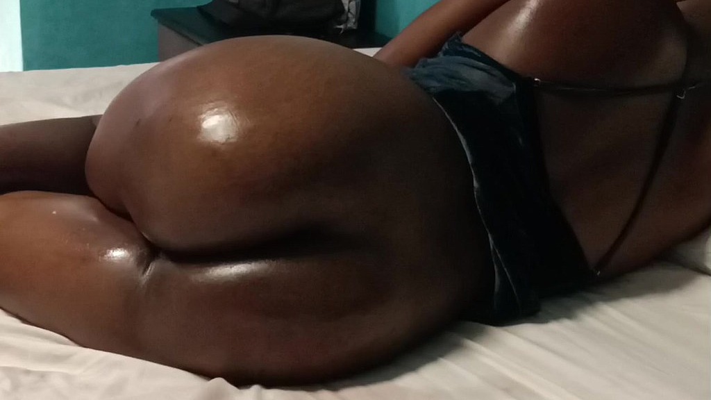 м'яка дупа 1 (Клеро, Адманxxx) soft ass 1 (Clairo, Admanxxx)