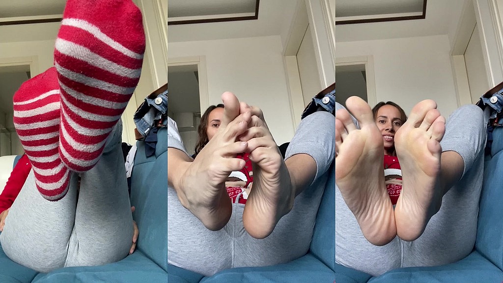 i take off my socks and show my feet (Pantera Nika) i take off my socks and show my feet (Pantera Nika)