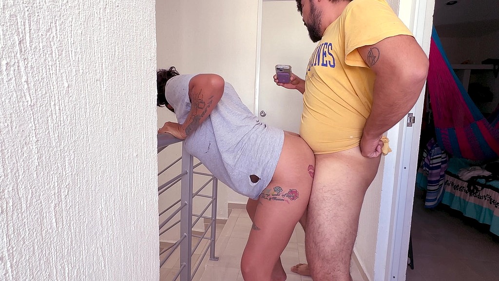 la caliente de dafri iso que la coja en las escaleras mientras que todos estab abajo y nos cachan (Dan62, Fridasexy) la caliente de dafri iso que la coja en las escaleras mientras que todos estab abajo y nos cachan (Dan62, Fridasexy)