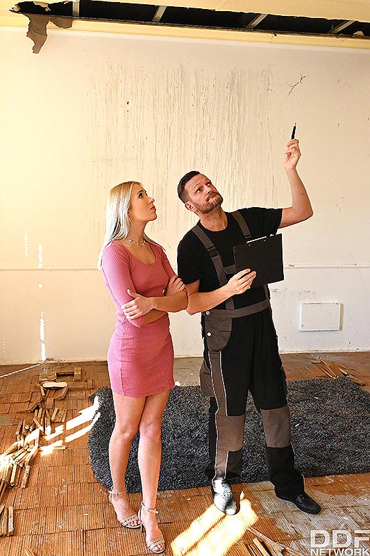 Angelika Grays bounces her booty while fucking cowgirl until a g #1