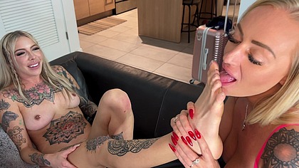 Girls Have Foot Fetishes Too