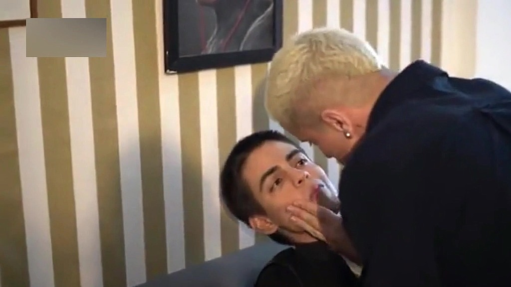 patrao pegou eu fudendo o filho dele e acabou me comendo. - parte ii (Brunozl, Diego Mineiro, Dh Zayd) patrao pegou eu fudendo o filho dele e acabou me comendo. - parte ii (Brunozl, Diego Mineiro, Dh Zayd)
