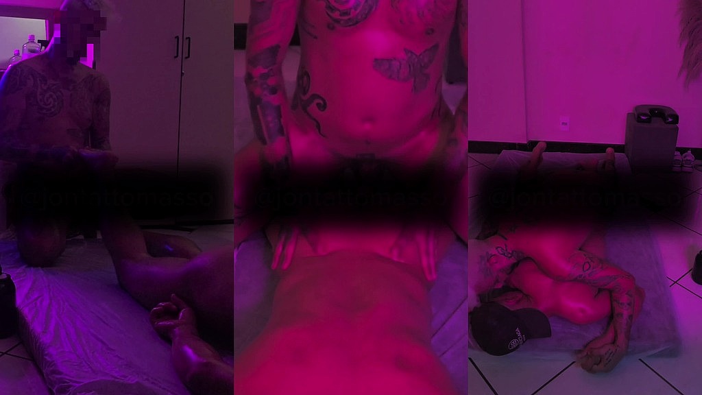 o jogador de futebol que veio atras de massagem (Jonathan Massagista,Amigo Hetero) o jogador de futebol que veio atras de massagem (Jonathan Massagista,Amigo Hetero)