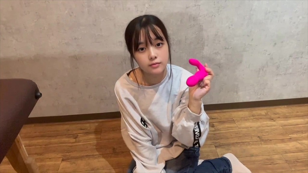 【自撮りオナニー】いつもオナニーばっかりしてるからたまにはチンカスがついていて臭いおちんちん挿れてみたい。 (Momoka) 【自撮りオナニー】いつもオナニーばっかりしてるからたまにはチンカスがついていて臭いおちんちん挿れてみたい。 (Momoka)