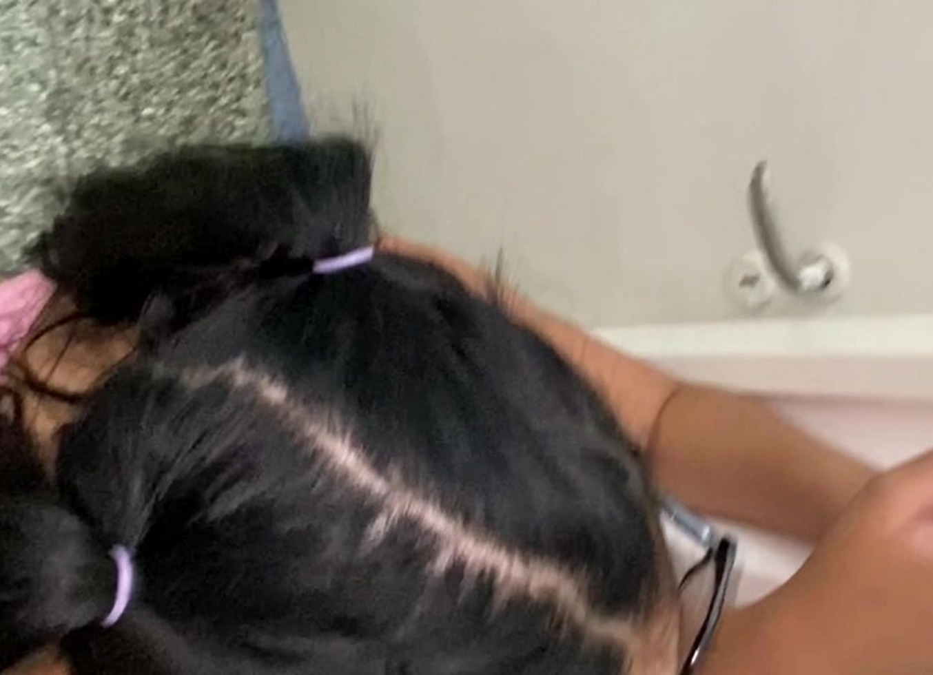 Alyne Moon Llega Al Vestidor De Focu69 | Porno Argentino