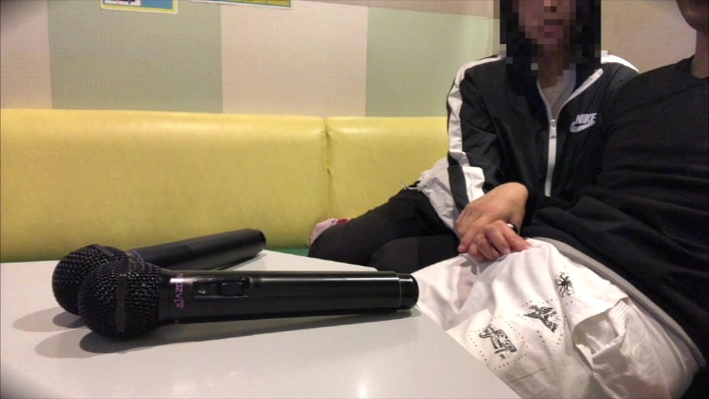 tinderで「最近シてないからsexしませんか?」と彼氏いない歴2年の女子大学生とカラオケでsexしました。 (Momoka, Nono) tinderで「最近シてないからsexしませんか?」と彼氏いない歴2年の女子大学生とカラオケでsexしました。 (Momoka, Nono)