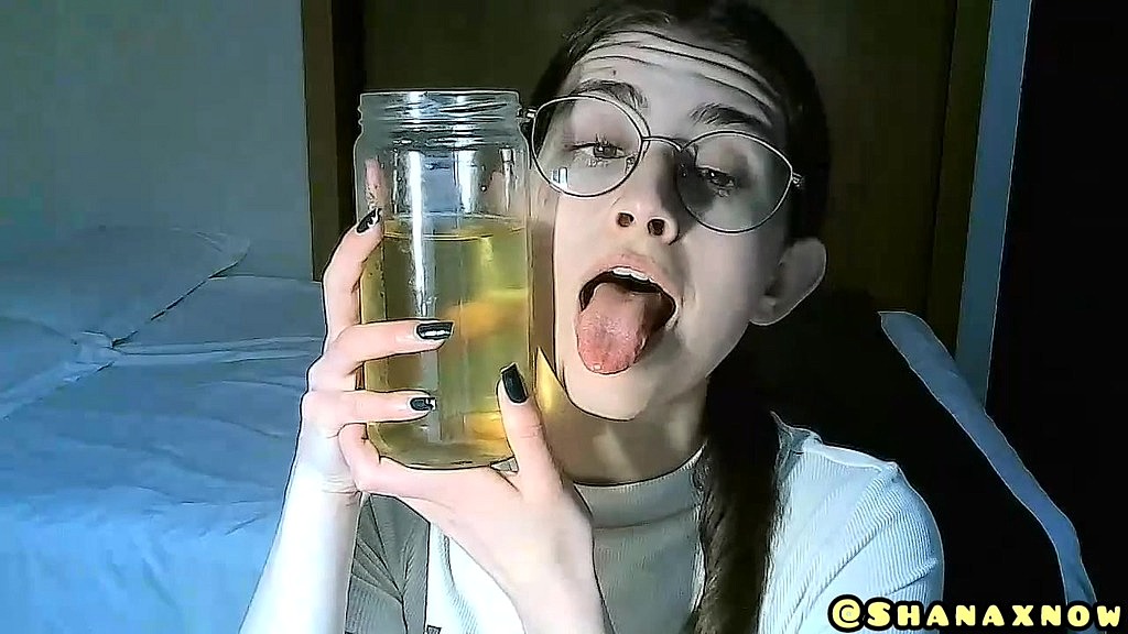 desperation pee - pee in a jar twice (Shanaxnow) desperation pee - pee in a jar twice (Shanaxnow)