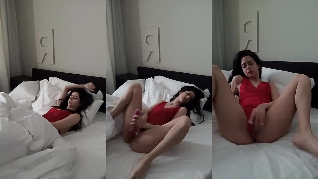 che si è svegliato arrapato (Exotic_brunettee) who woke up horny (Exotic_brunettee)