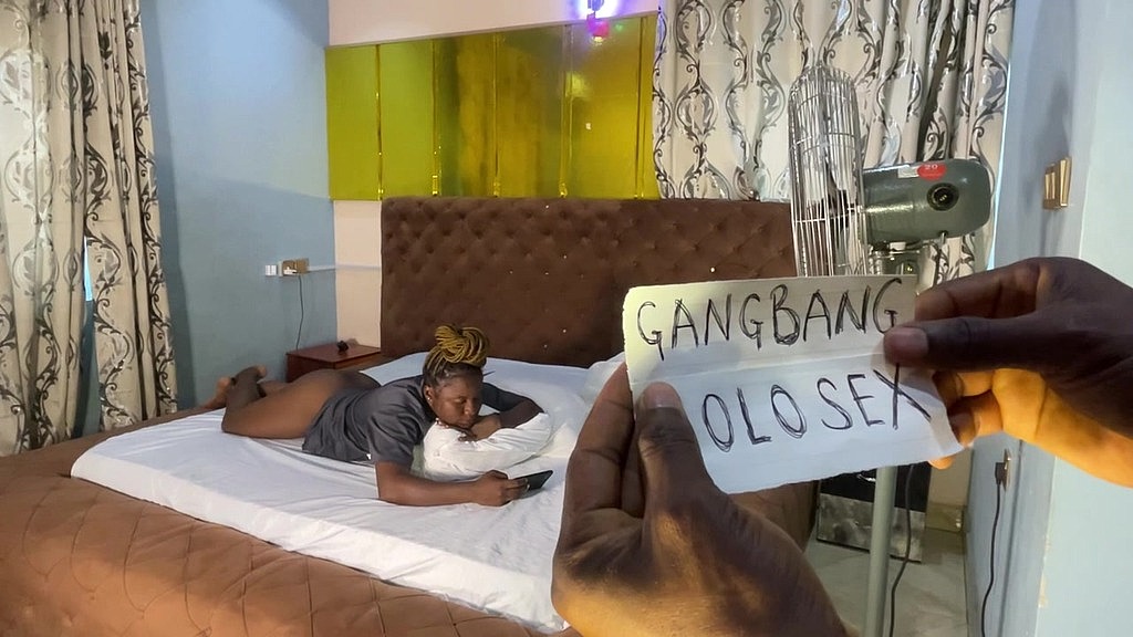 she had to choose between solo sex and gangbang (Itxqueen, Harveyxbush) she had to choose between solo sex and gangbang (Itxqueen, Harveyxbush)