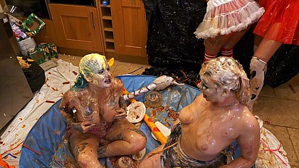 SPLOSH HALLOWE'EN PARTTY GUNGE FIGHT