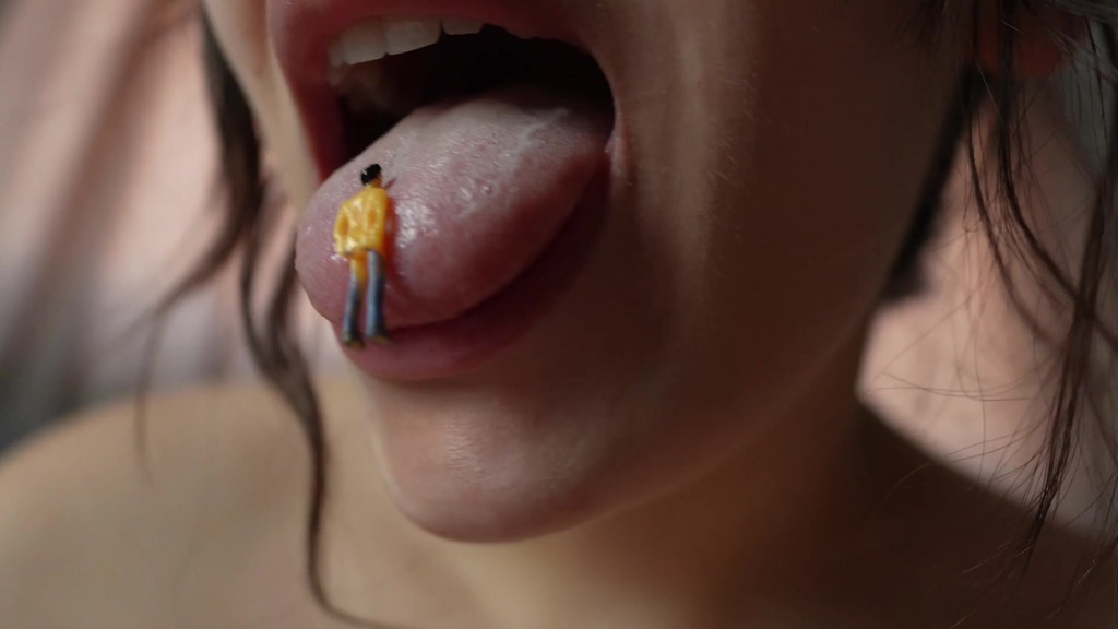 giantess girl