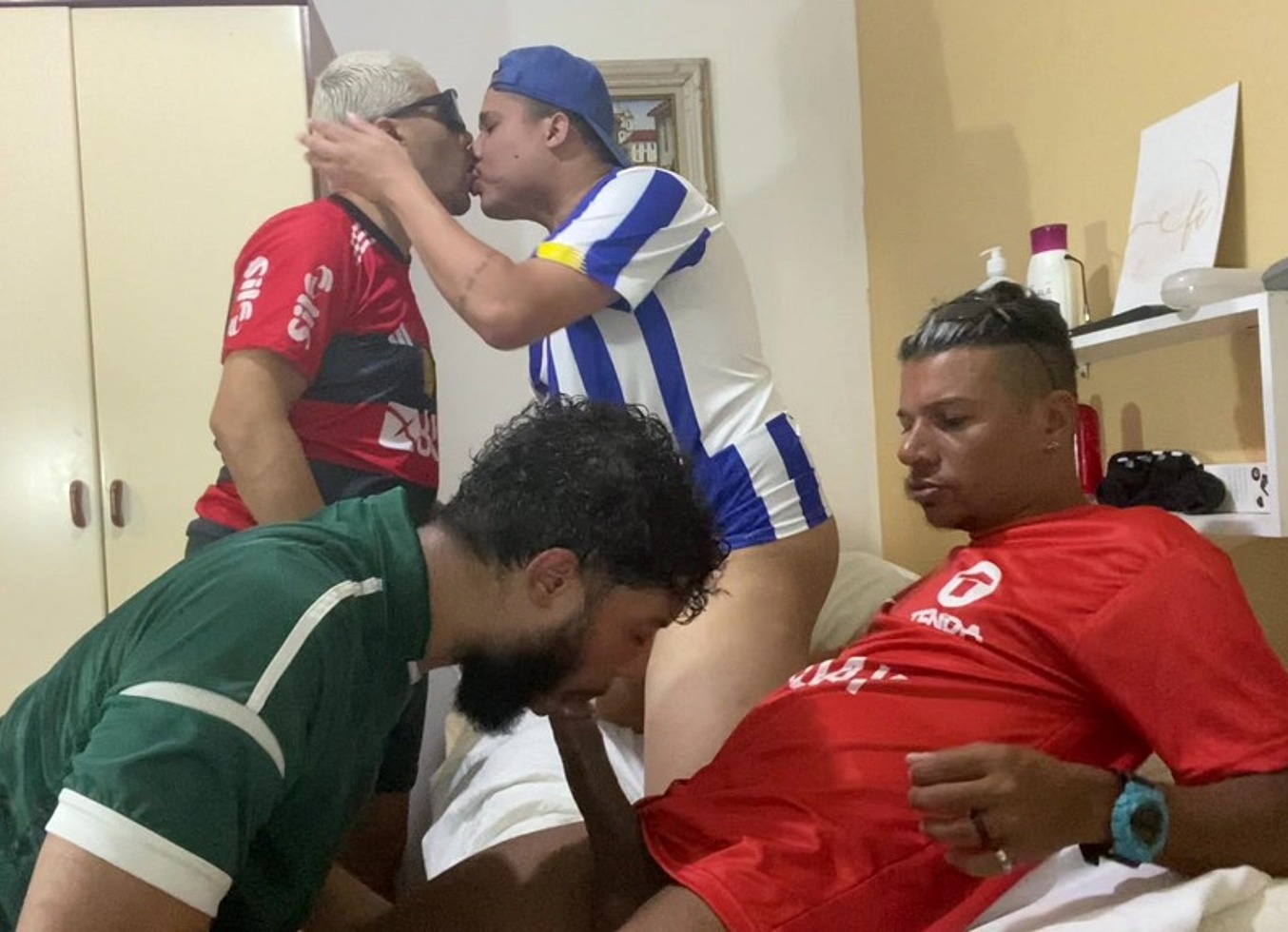 Durante A Partida De Futebol Tudo Pode Acontecer
