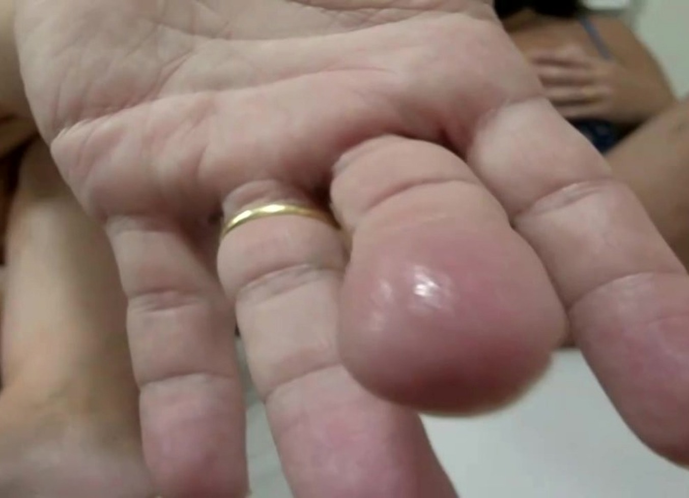 I'm Married But I Suck Everyone's Dick