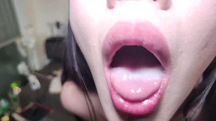 She ejaculated while streaming