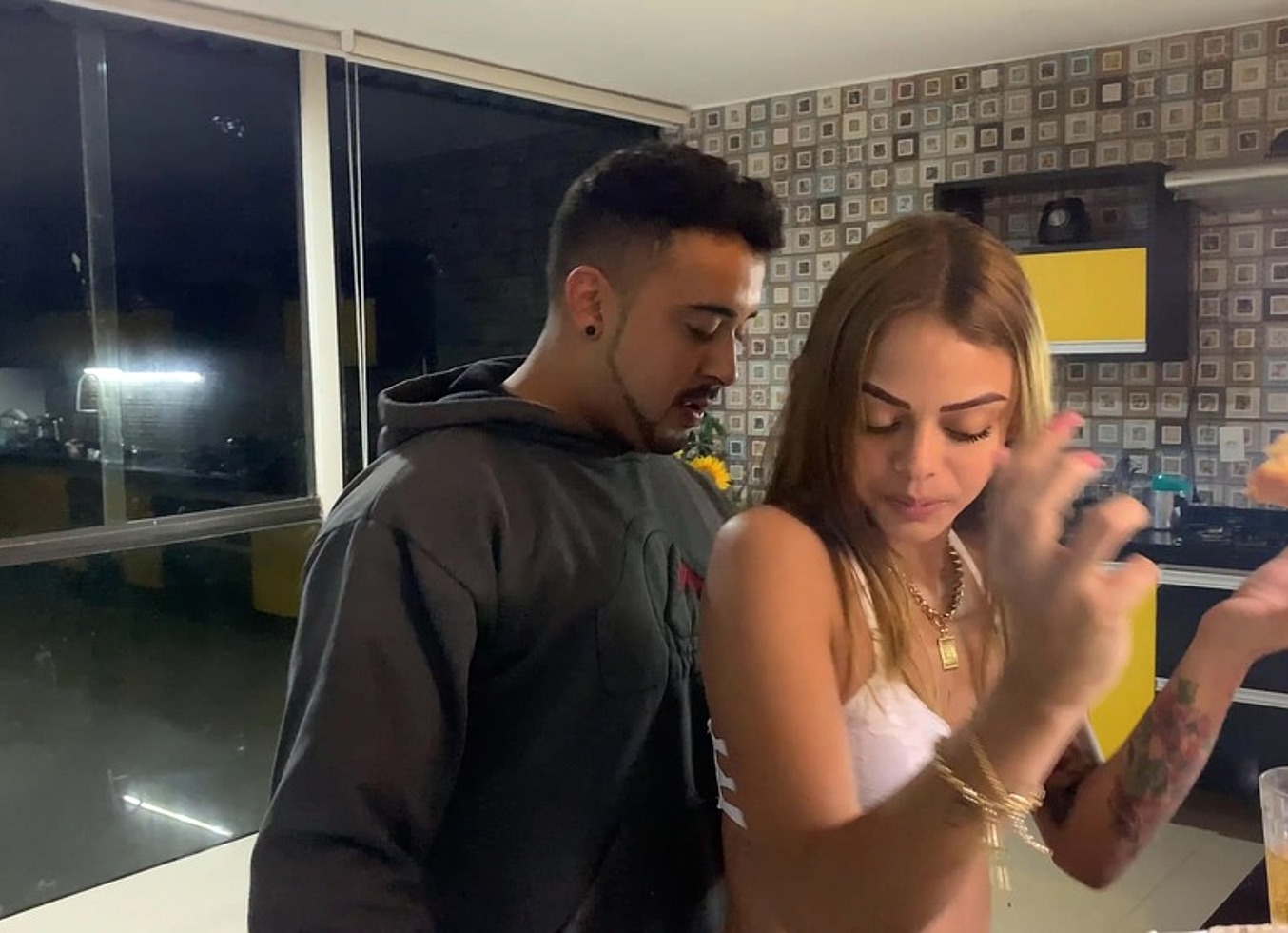Novinha Transando Com Motoboy Entregador Depois De Receber Seu Pedido So De Calcinha