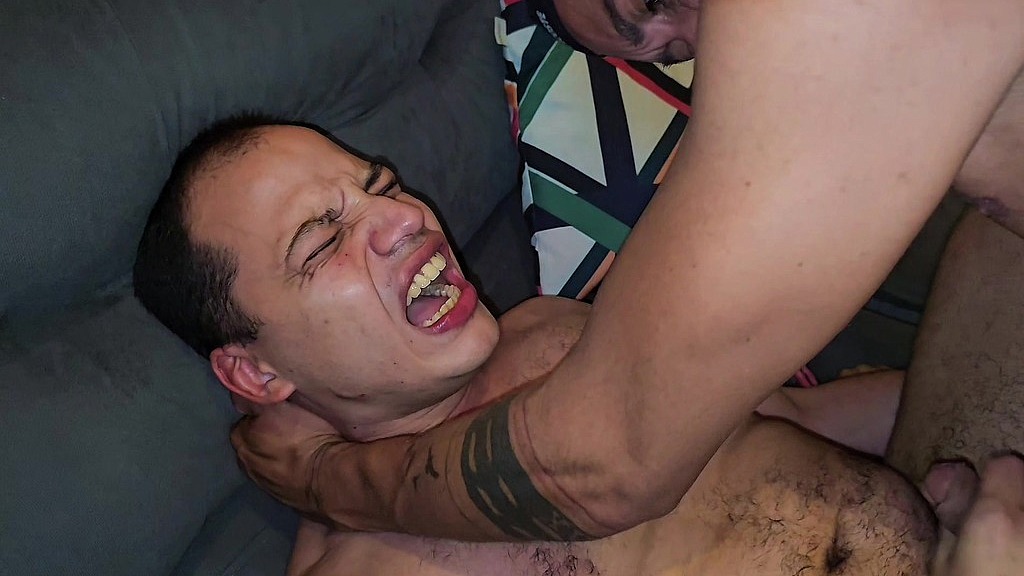 orgia intensa ente machos, do sofa pra cama e passivos gritando com as estocadas. (Socyal Sem Camisa, Brenno Salvatorri, Fi Fuck, Maldonatto) orgia intensa ente machos, do sofa pra cama e passivos gritando com as estocadas. (Socyal Sem Camisa, Brenno Salvatorri, Fi Fuck, Maldonatto)