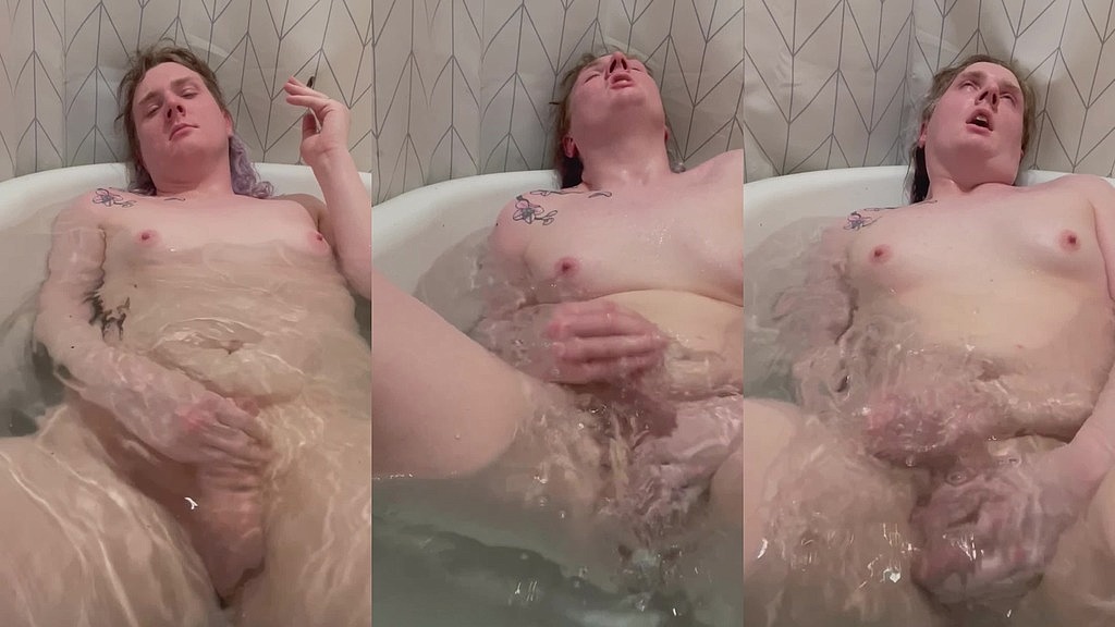 tgirl smokes in the tub and jacks off (Elle Seni) tgirl smokes in the tub and jacks off (Elle Seni)