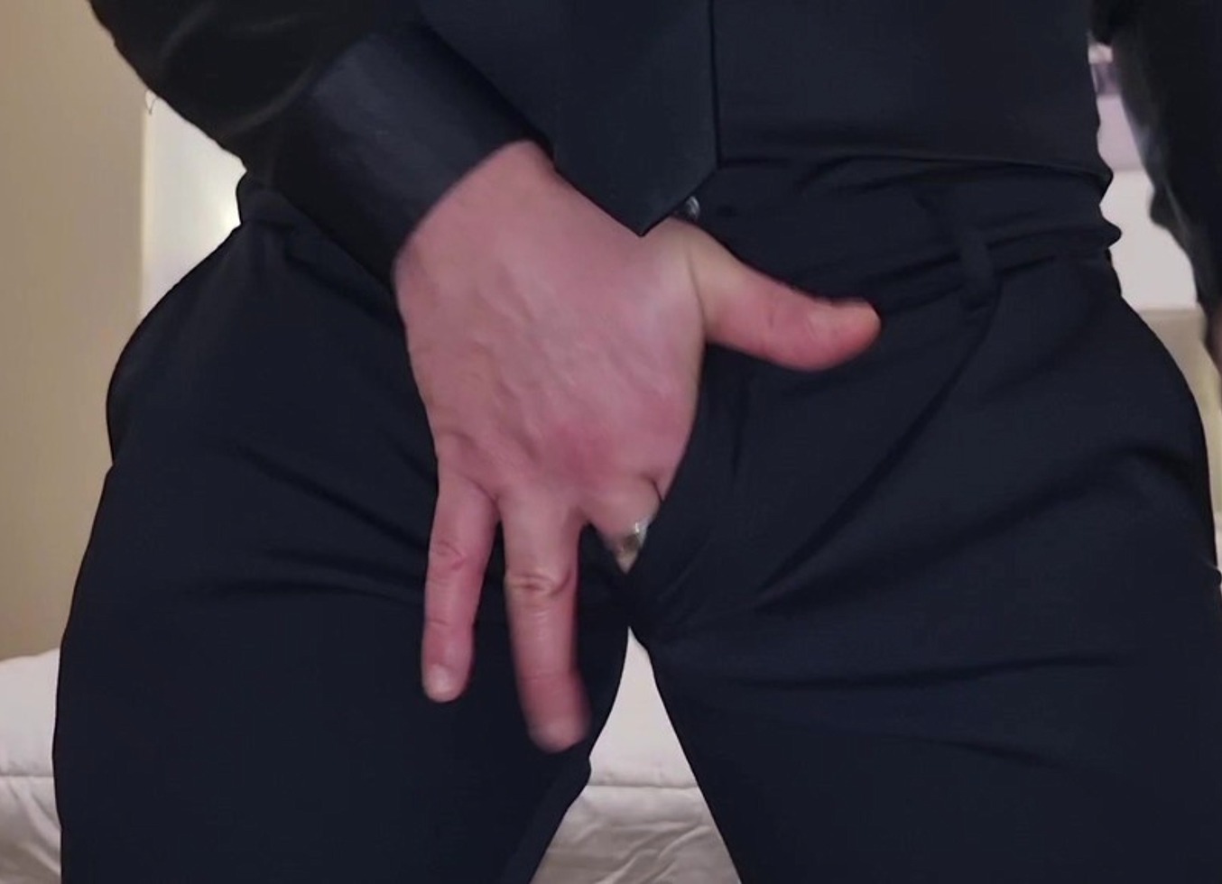 Arrivo Per Te | Video Integrale Esclusivo - Arrapato Con Un Cazzo Mostruoso E Tanto Sperma