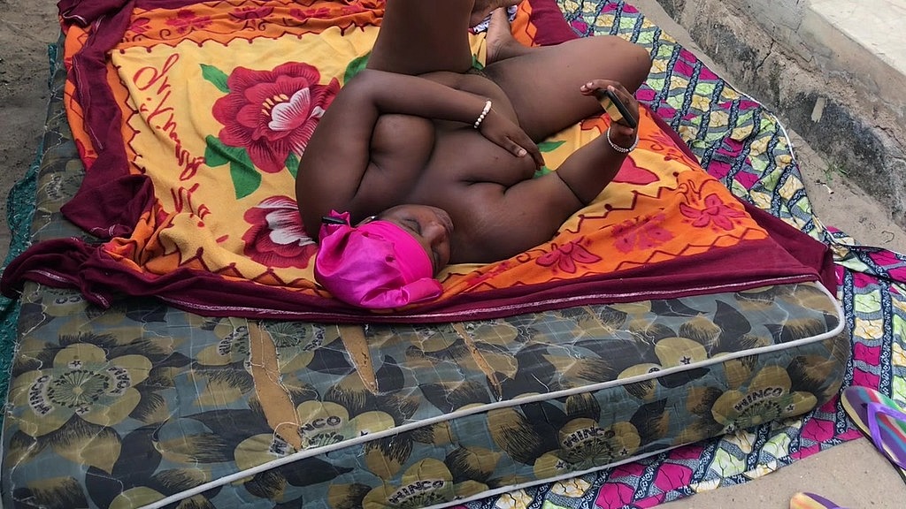 outdoor sex with the biggest backside and clitoris (Harveyxbush, Alphabaddie) outdoor sex with the biggest backside and clitoris (Harveyxbush, Alphabaddie)
