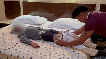 Mi alumno queria asesoria pero termino en mi cama con la verga erecta y mi culo encima bien abierto recibiendo su lechita calientita hasta el fondo