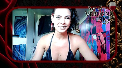 2. Veronna quica em consolo com plug no cuzinho III