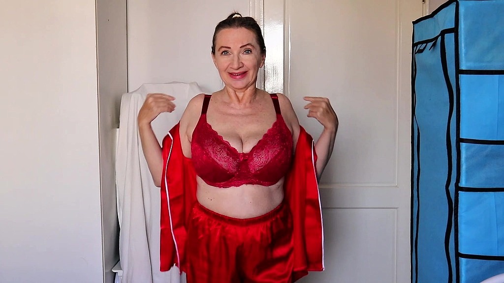 Бабуся випила тебе із задоволенням (Маріольд) granny drined you with pleasure (Mariaold)