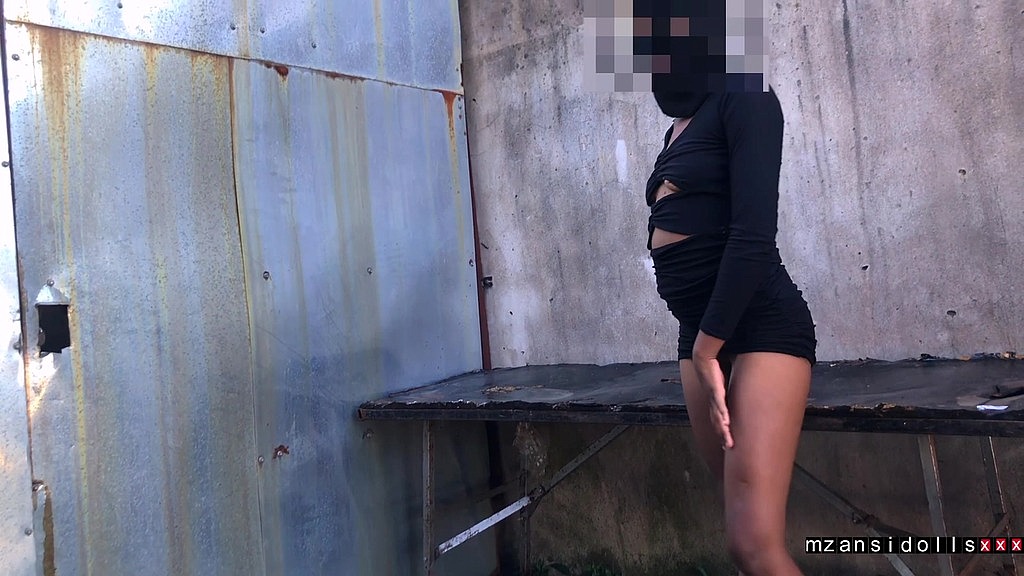 чорне дерево трахкав на задньому дворі (Mzansidolls, Yummy) ebony fucked in the back yard (Mzansidolls, Yummy)