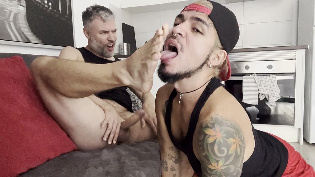 daddy gives me what i f*cking deserve!!! (Will Kox, Leo Bulgari) daddy gives me what i f*cking deserve!!! (Will Kox, Leo Bulgari)