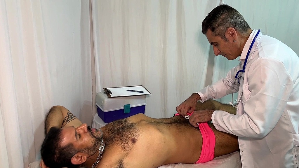 consulta medica termina em fudecao entre doutor e paciente (DropboyFloripa, Massagem Erotica) consulta medica termina em fudecao entre doutor e paciente (DropboyFloripa, Massagem Erotica)